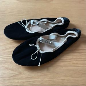 Valentino Rockstud Black Velvet Mary Jane Flats Size 39 (8.5)